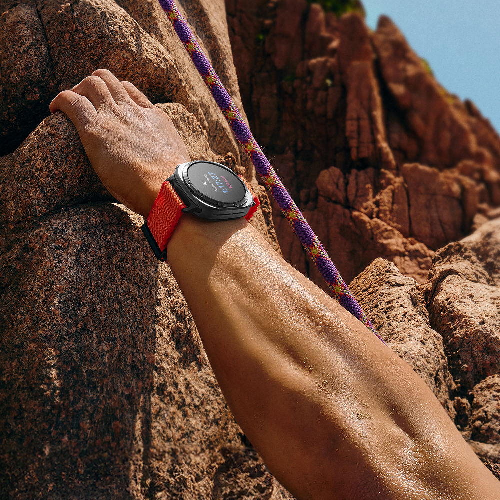 Смарт-часы Samsung Galaxy Watch Ultra 47мм LTE серебряный титан 2025