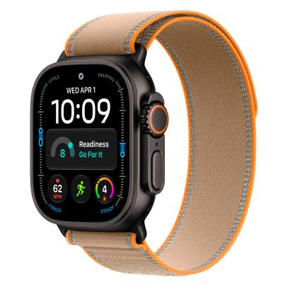 Apple Watch Ultra 4, 49 мм корпус из титана цвета «Black», ремешок Trail Loop цвета «Sand» размера S/M