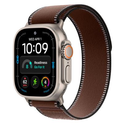 Apple Watch Ultra 4, 49 мм корпус из титана цвета «Natural», ремешок Trail Loop цвета «Dark Umber» размера M/L